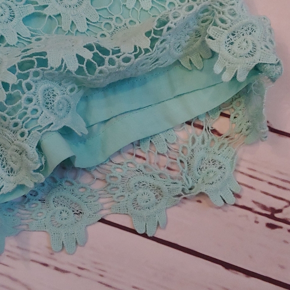 Aqua lace shorts size 1 - Picture 2 of 5